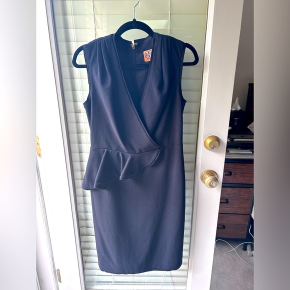 NWT Tory Burch Black Crepe Sleeveless Black Crossover V-Neck Midi Dress.Size 6 - Picture 1 of 12
